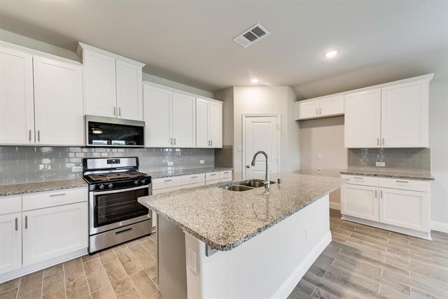Building Photo - 3504 Lillian Ct