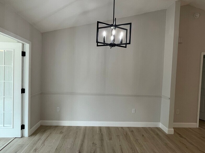 Building Photo - 23811 Sunset View