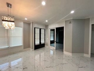 Building Photo - 960 Nours Cir SE