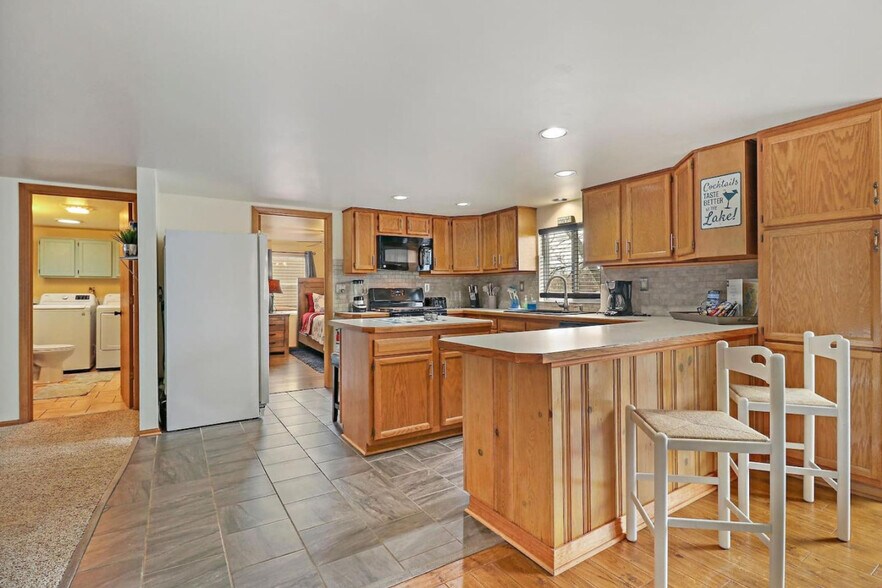 Building Photo - 36946 N Waterside Ln