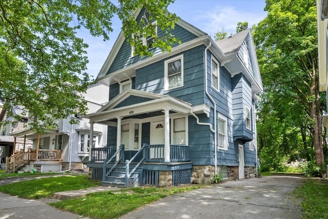 Building Photo - 4 Bedroom 2 Full Bath House | Front Porch ...
