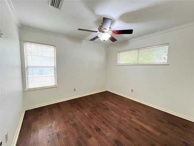 Building Photo - 5011 Finley Dr