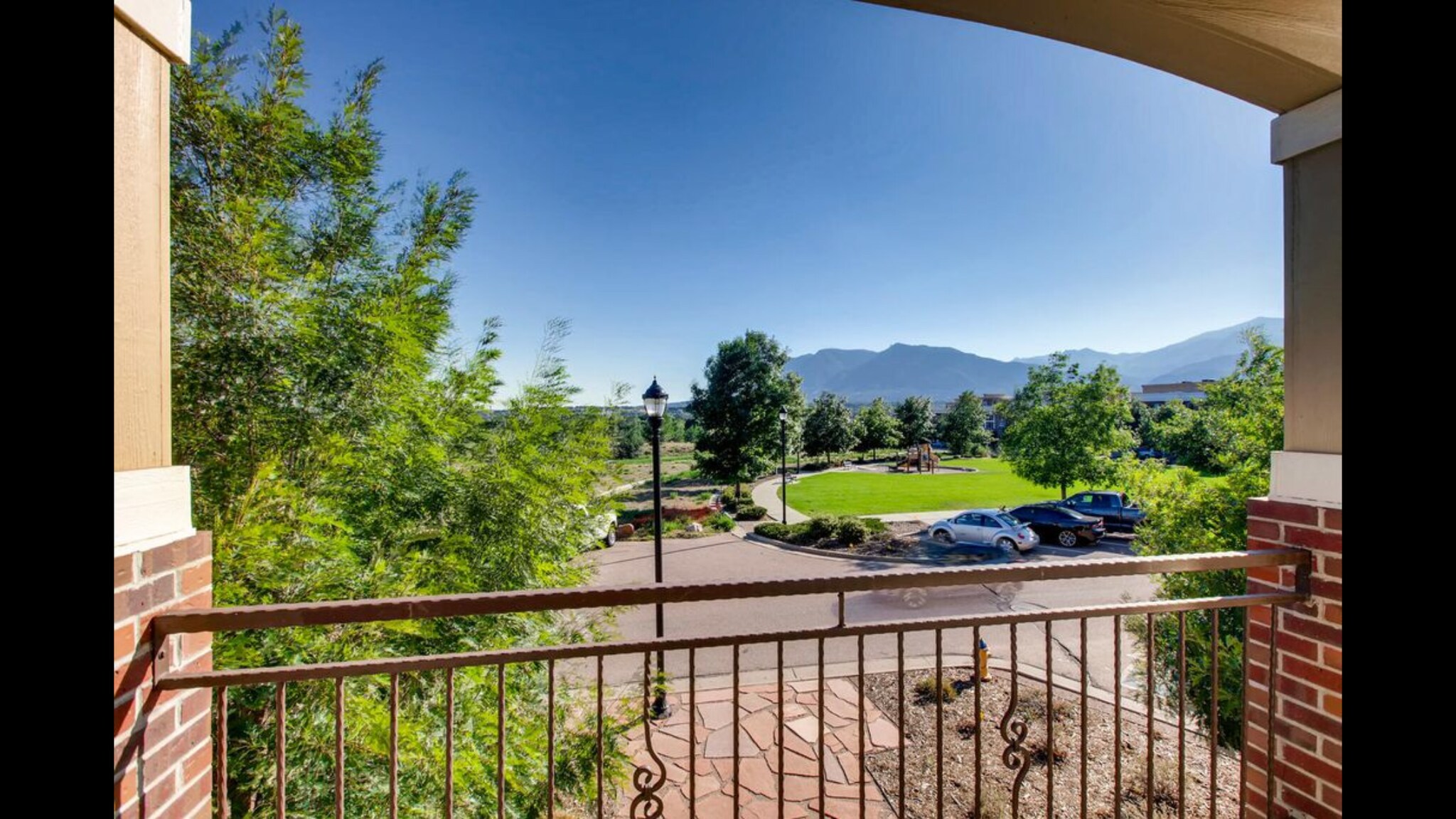 Building Photo - 324 E Fountain Blvd