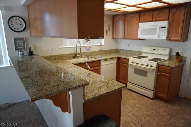 Building Photo - 8328 Del Rey Ave