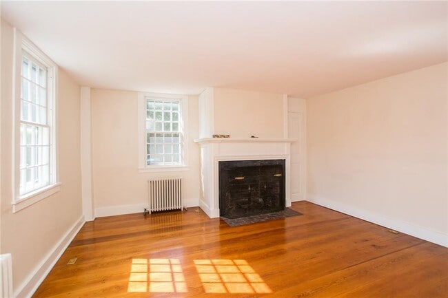 Building Photo - 15 Snell Rd