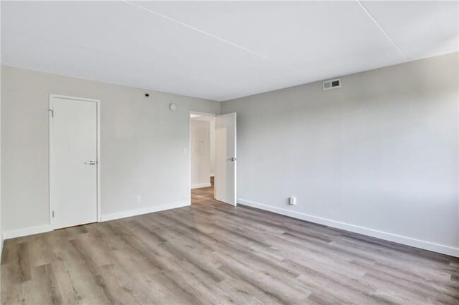 Building Photo - 2460 Peachtree Rd