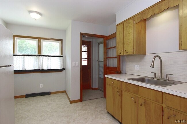 Building Photo - 8110 Halsey Rd