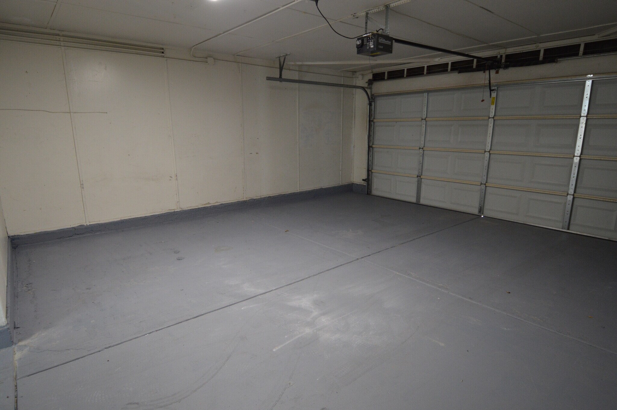Building Photo - 1553 Teardrop St