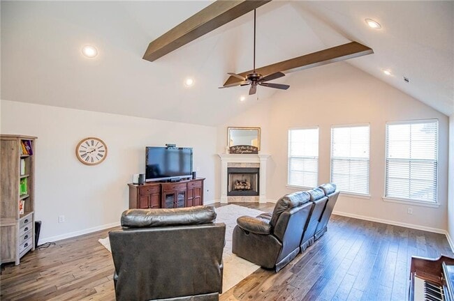 Building Photo - 1700 Abbey Ln