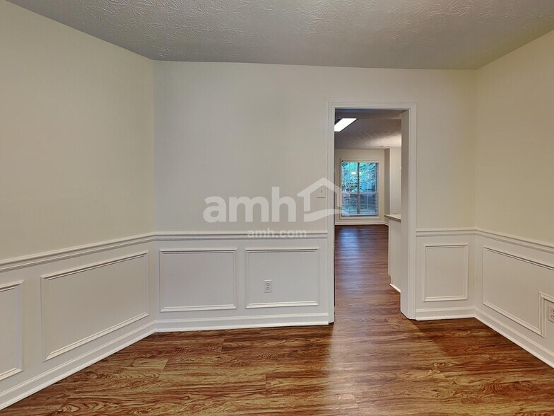 Building Photo - 555 Fosters Mill Ln NW