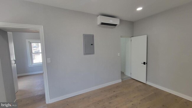 Building Photo - 4663 Umbria St