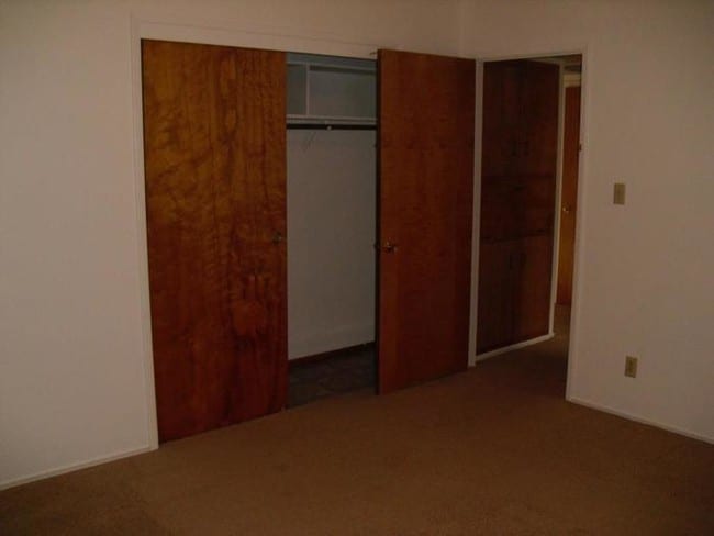 Building Photo - 5448 Highview Ln