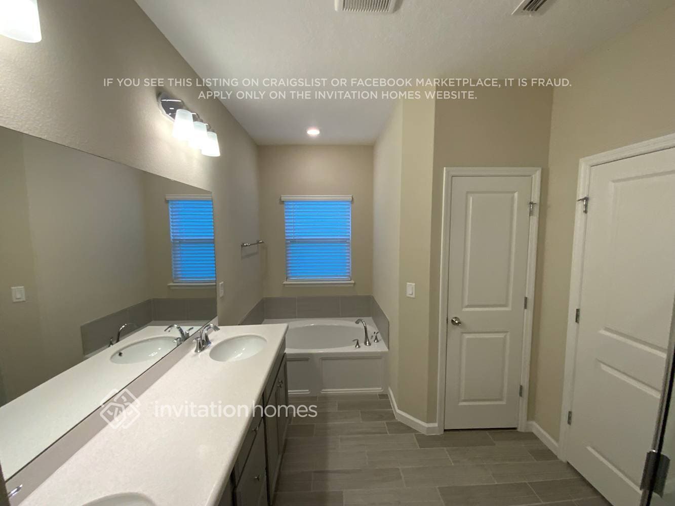 Building Photo - 9896 Lemon Grass Ln