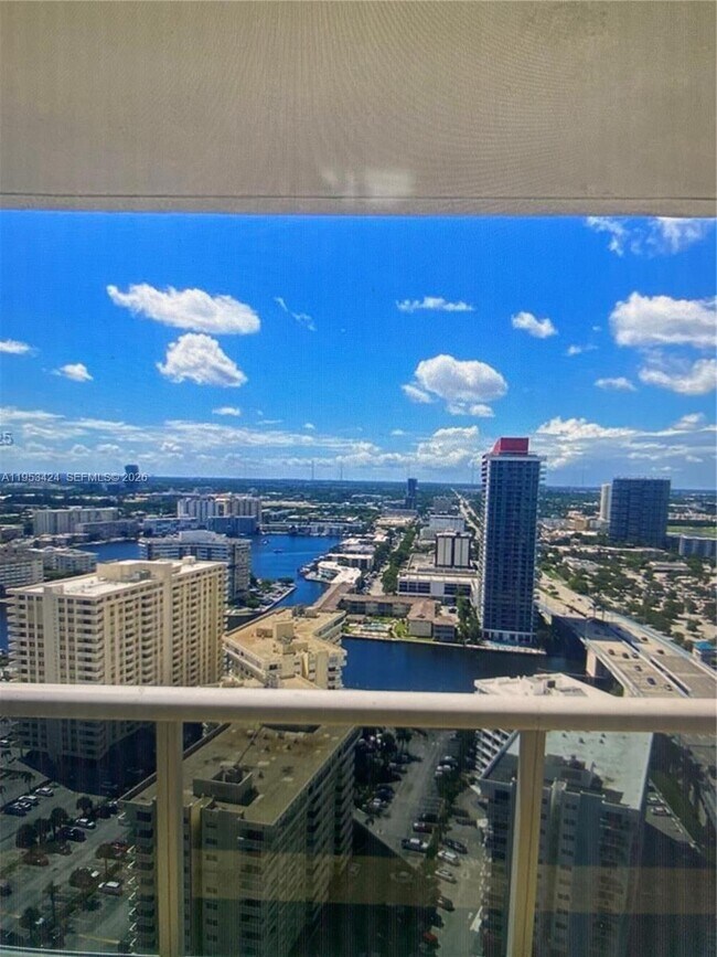 Building Photo - 1800 S Ocean Dr