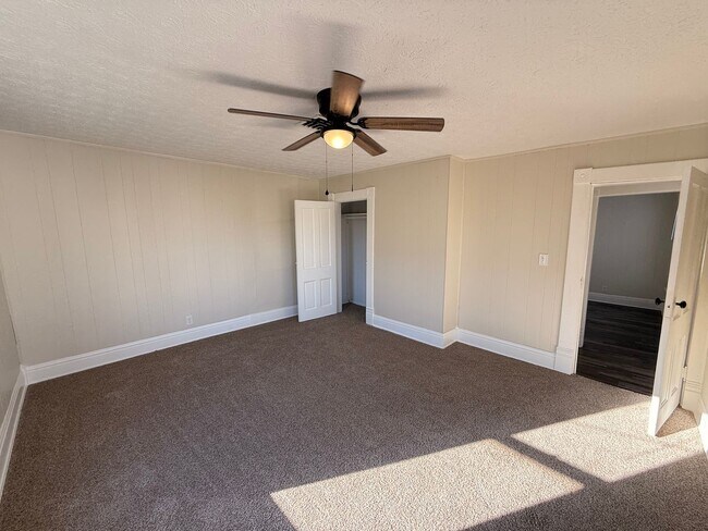 Building Photo - 750-752 E Wheeling St