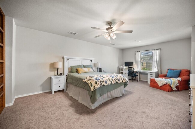 Building Photo - 3500 Brentwood Dr