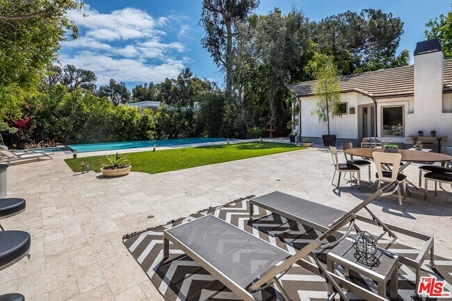 Building Photo - 210 S Westgate Ave