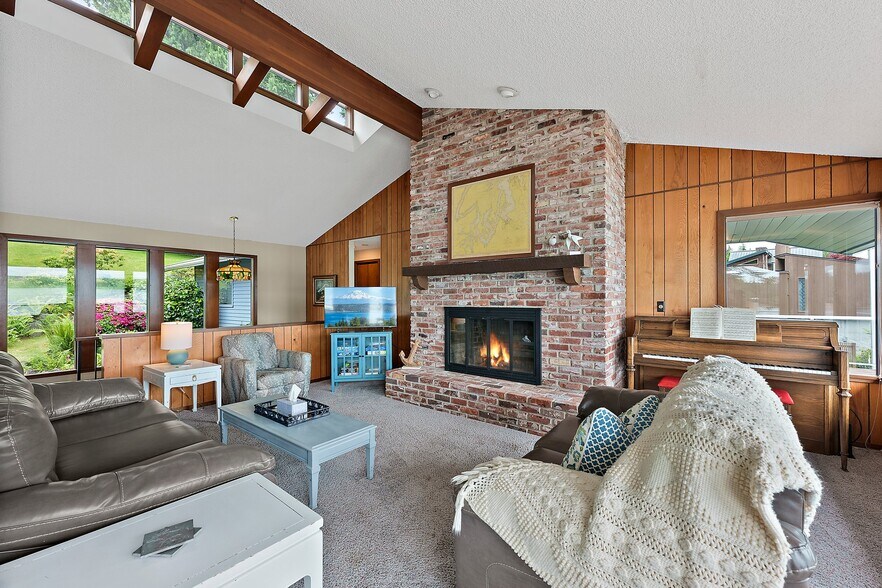 Building Photo - 153 Maple Ln NW