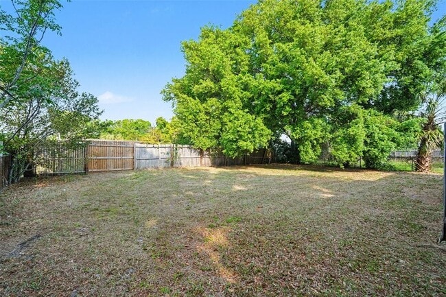 Building Photo - 4923 S 82nd St