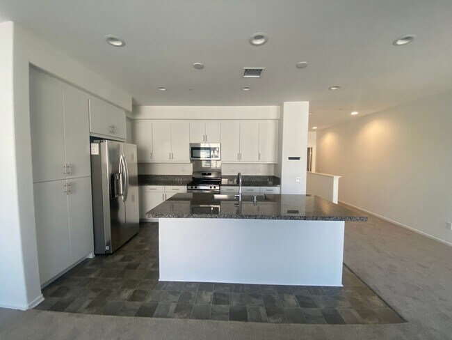 Building Photo - Like New 2 Bed 2 Bath Condo in Temecula