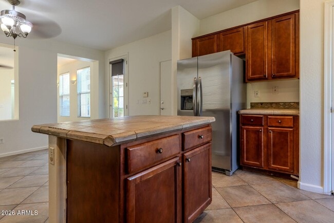 Building Photo - 2051 E Carla Vista Dr