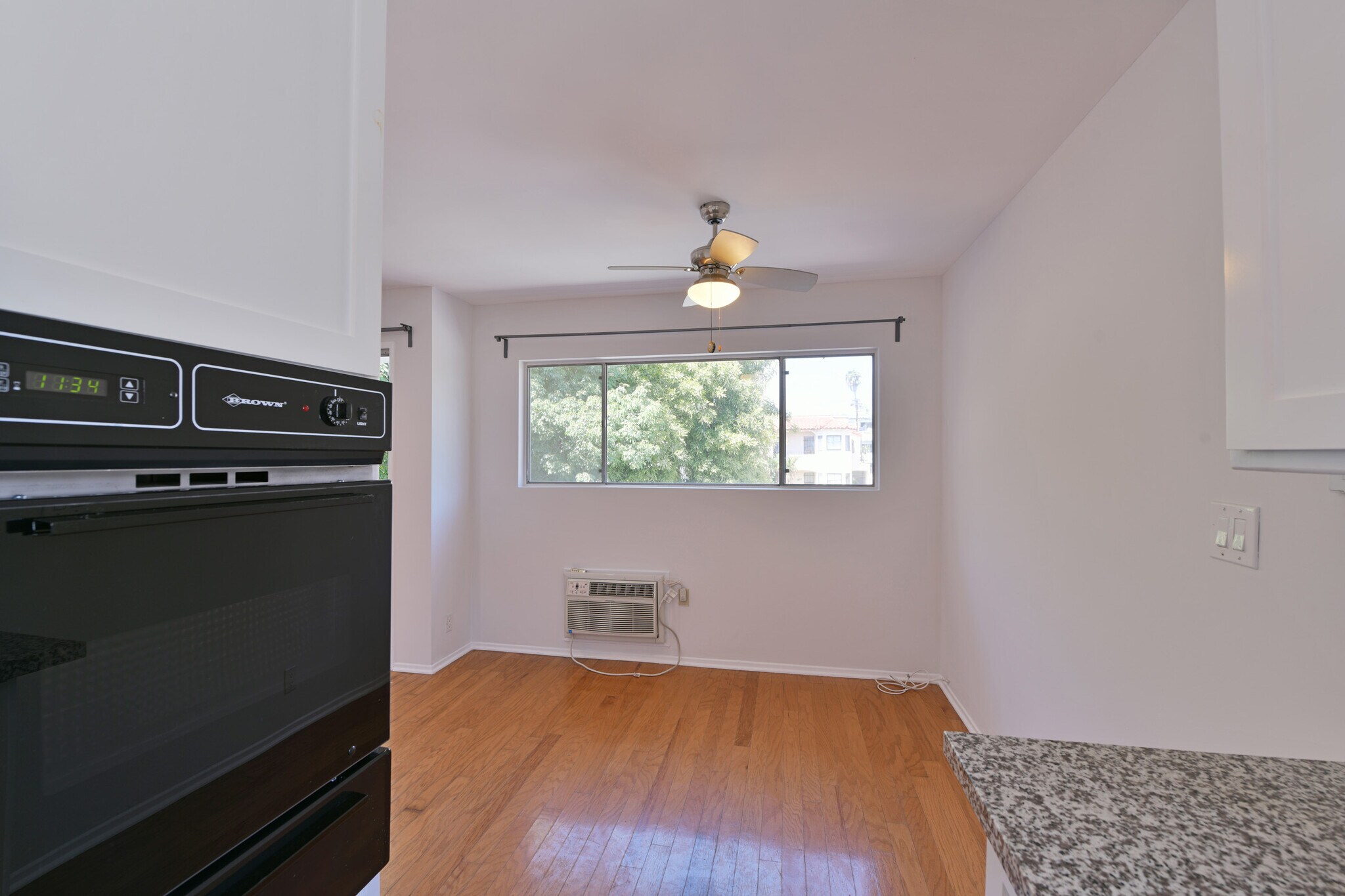 Building Photo - 1436 S Bedford St