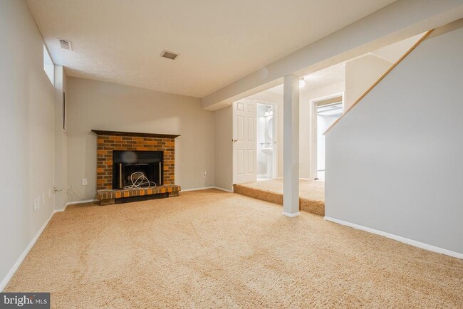 Building Photo - 2911 Montauk Ct
