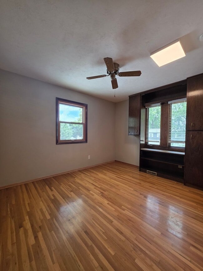 Building Photo - Spacious Three Bedroom in Millard!
