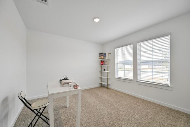 Building Photo - 1139 Hughes Crossing Dr