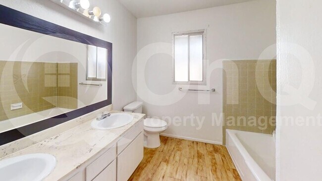 Building Photo - 570 N Villa Nueva Dr