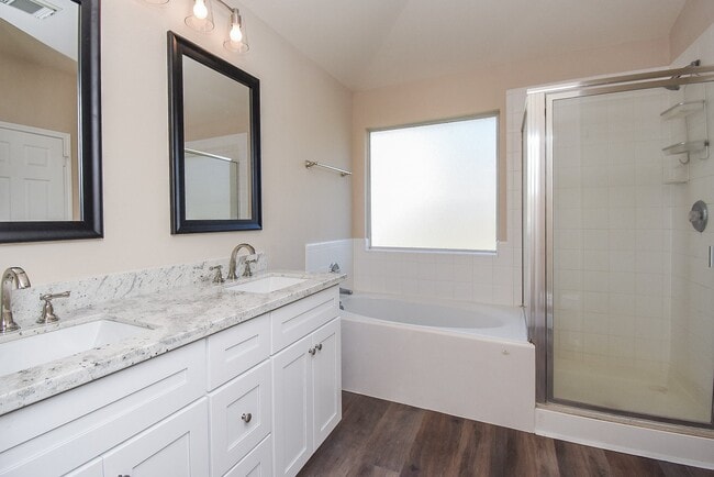 Building Photo - 20922 Barbons Heath Ct