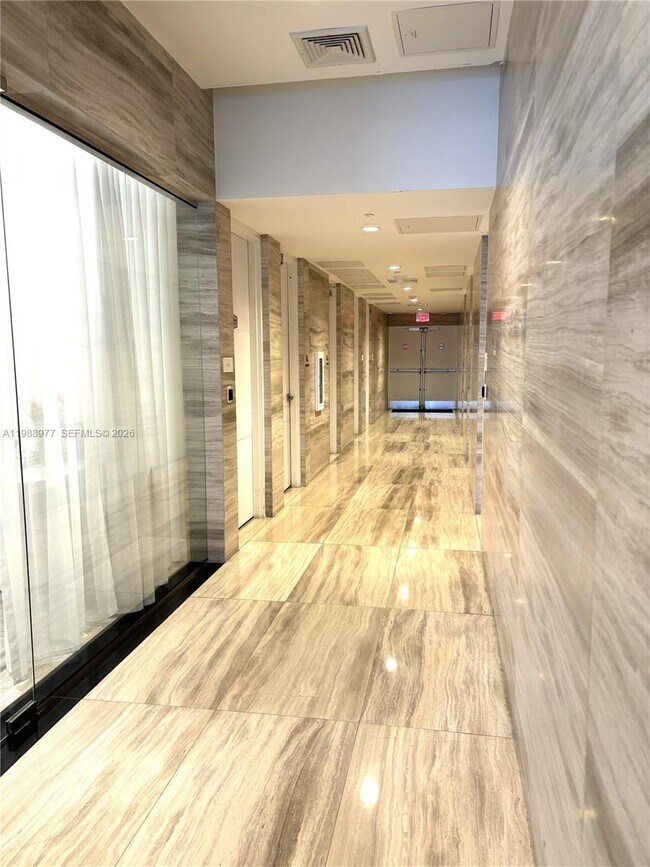 Building Photo - 2000 Metropica Wy