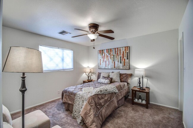 Building Photo - 6-Bedroom Tempe Home with Private Pool & Ideal Location