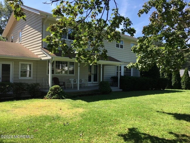 Building Photo - 2 Karen Ct