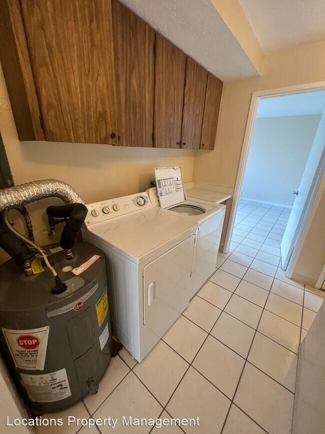 Building Photo - 3 br, 2 bath House - 827 Ala Lilikoi Stree...