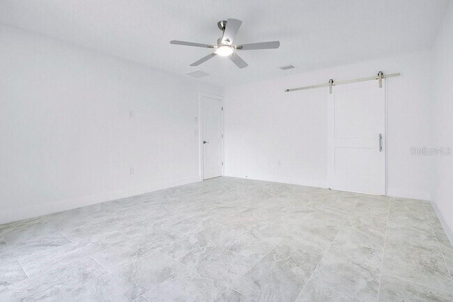 Building Photo - 865 Dunbar St