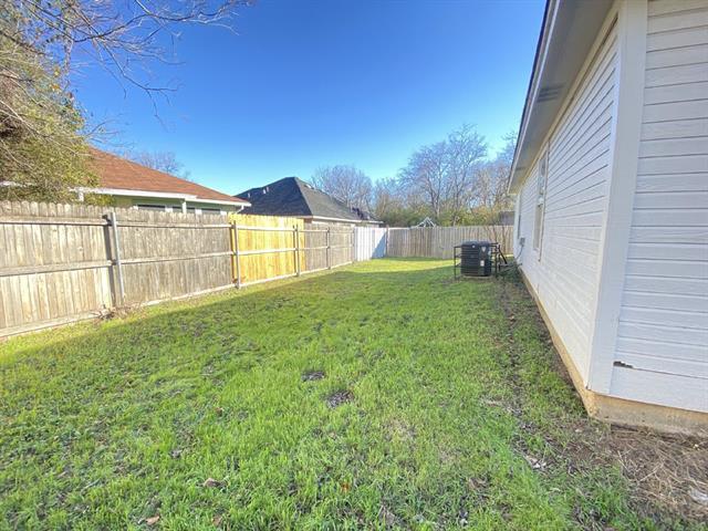 Building Photo - 5125 Sunshine Dr