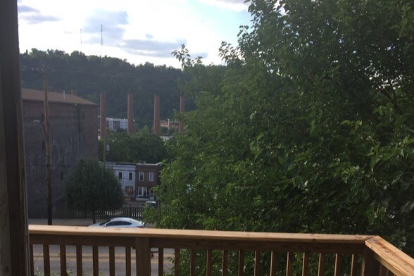 Building Photo - 811 Sarah St