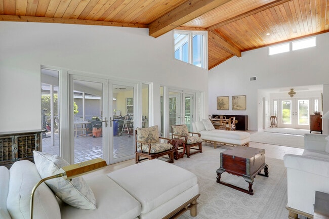 Building Photo - 13760 Sand Crane Dr