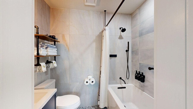 Building Photo - 200 Bucknell Ct