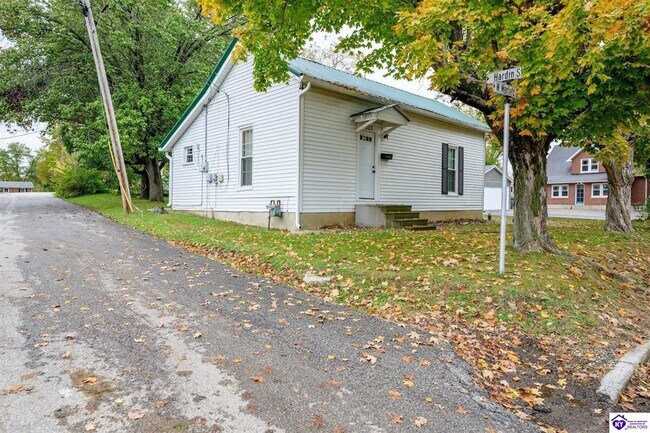 Building Photo - 203 W Warfield St