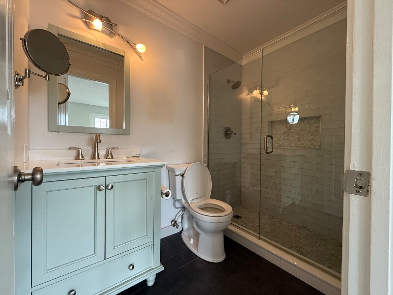 Building Photo - 658 Lord Dunmore Dr