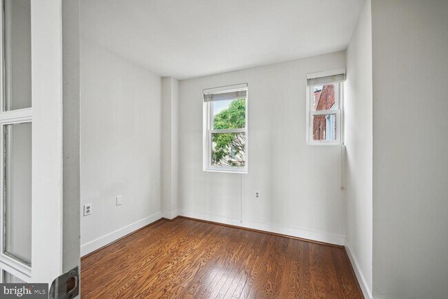 Building Photo - 1727 R St NW