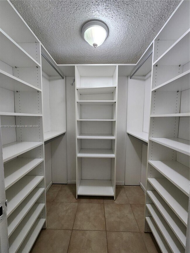 Building Photo - 8441 Forest Hills Dr