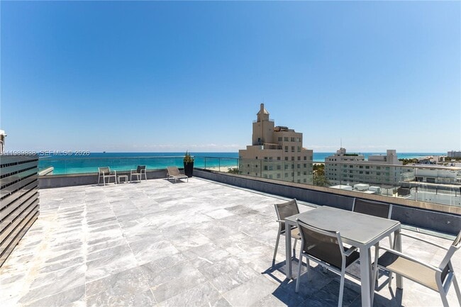 Building Photo - 1255 Collins Ave