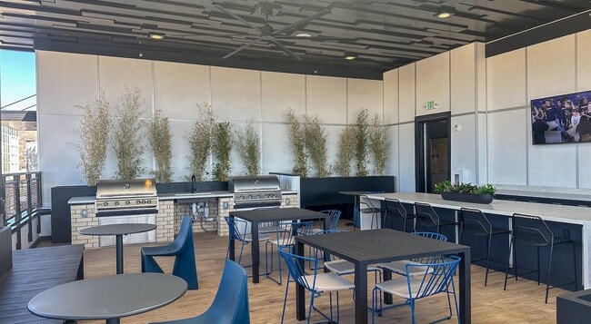 Building Photo - 357 E 500 S