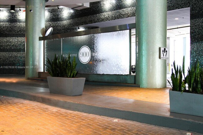 Building Photo - 900 Biscayne Blvd