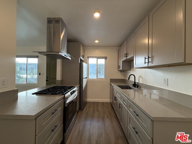 Building Photo - 11543 Venice Blvd.