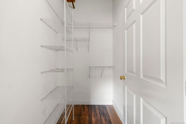 Building Photo - 145 Canal St E