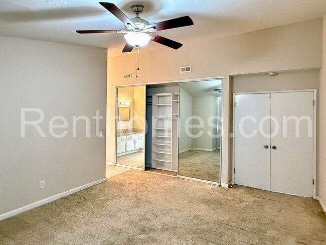 Building Photo - 371 Compass Rd